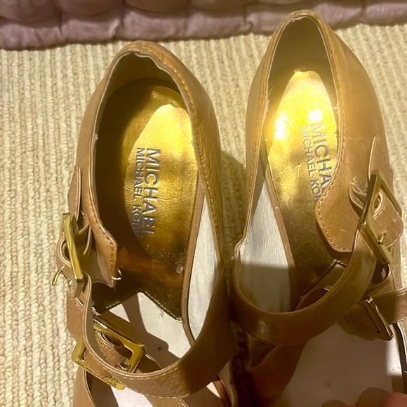 MICHAEL MICHAEL KORS Leather Triple-Buckle Heels, Tan + Gold, 8.5 — GUC - Picture 8 of 11